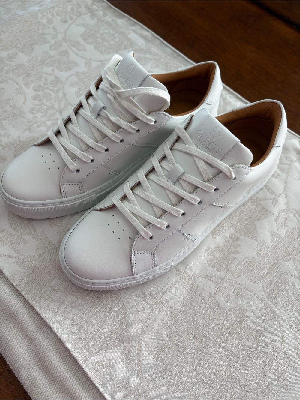 Greats Royale 2.0 Women’s White Leather Sneakers New Size 9
